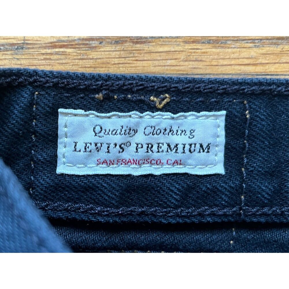 Vintage Levi's Black Fray Hem Denim Skirt  Women's Size 26 - Picture 4 of 9